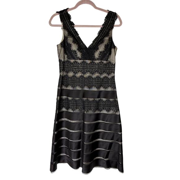 JS Collection Petite Black Lace & Satin Overlay Fit & Flare V-neck Dress Size 6P - Picture 1 of 9